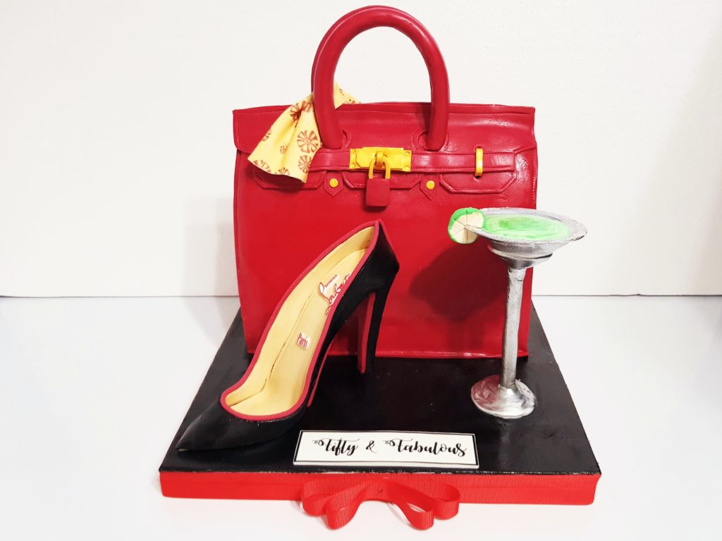 From time to time, we have request for Fashionista Cake. Not to disappoint, we didn't just create the Birkin Bag, we did the Louboutin Shoe and Margarita glass along. Thanks Harriet for the challenging task in just 3 days. ? We strive and bite out tongue sometimes....just to deliver... ?